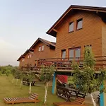 Homes Piralo بيت للعطل *