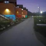 Homes Piralo بيت للعطل *