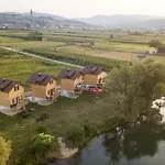 بيت للعطل Homes Piralo