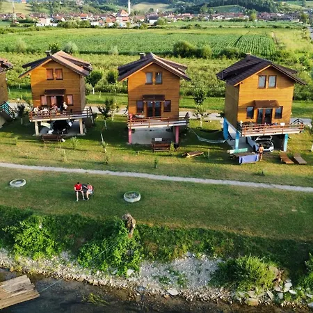 Homes Piralo بيت للعطل