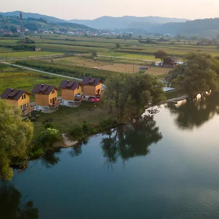 בית נופש Homes Piralo Kostajnica